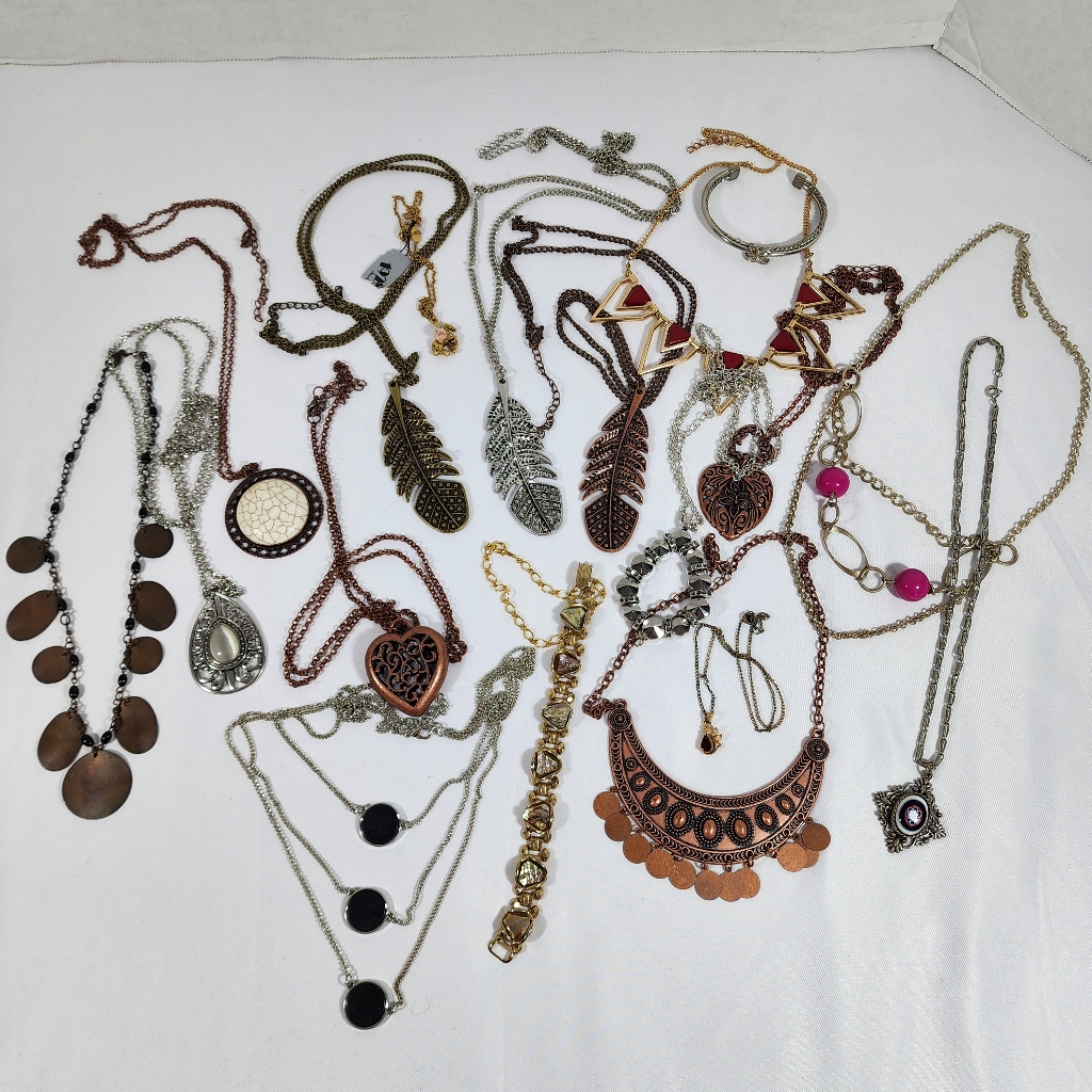 Jewelry Lot 18 Necklace Artisan Boho Pendants Chunky Gold Silver Bronze Tones